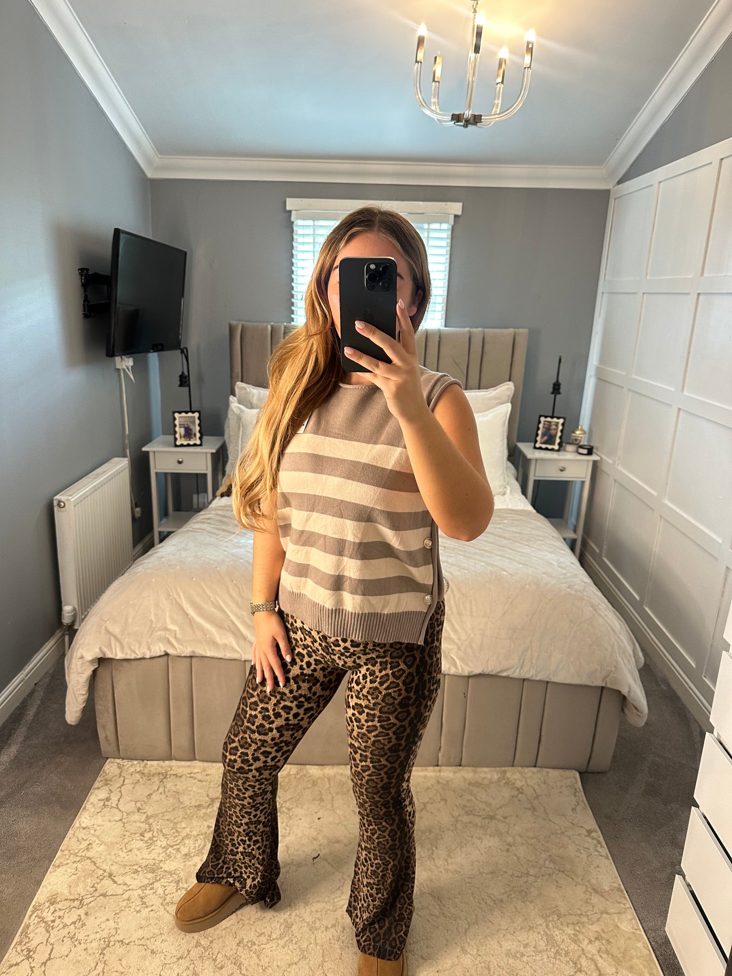 Slinky leopard flares